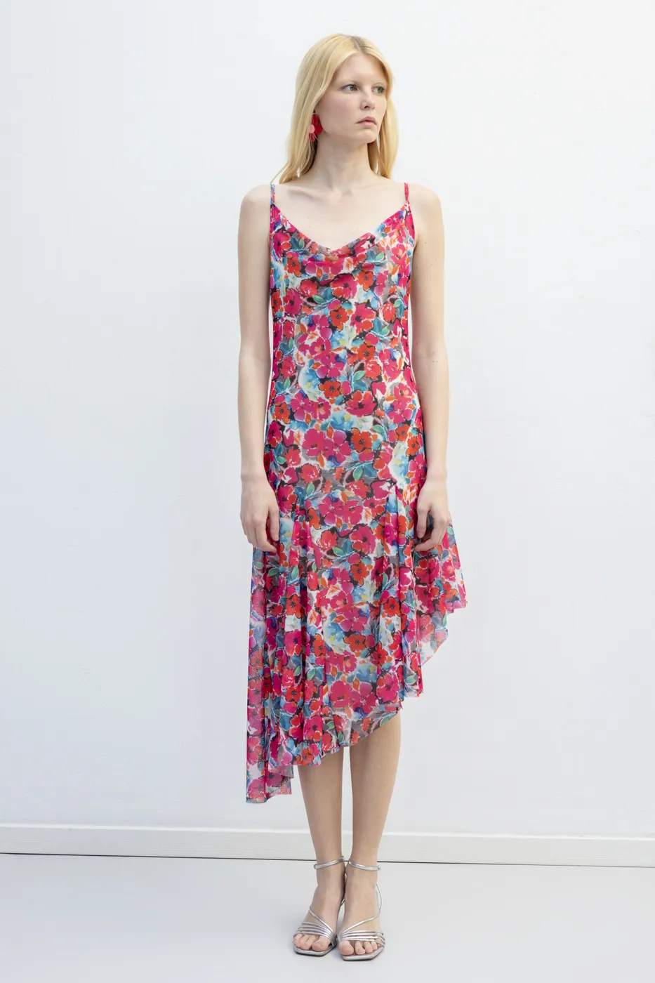 Bayan Pembe Asimetrik Etek Detaylı Midi Elbise