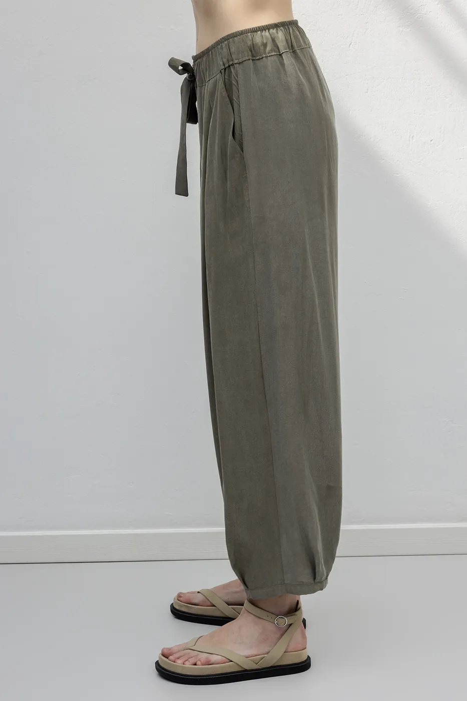 Bayan Haki Tencel Pileli Şalvar Pantolon