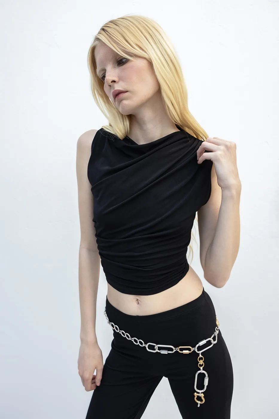 Bayan Siyah Drapeli Top