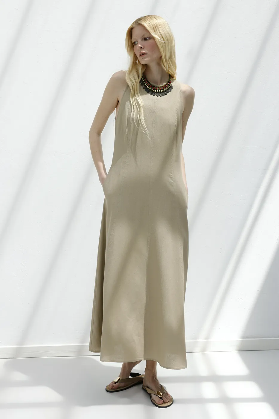 Bayan Bej Keten Midi Kolsuz Elbise