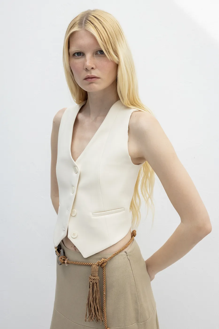 Bayan Ekru Özel Dikim Kısa Yelek