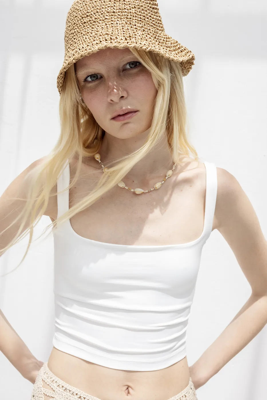 Bayan Beyaz Kare Yaka Atlet Top