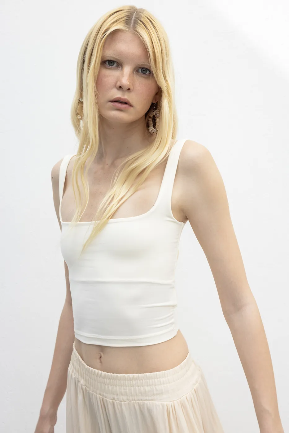 Bayan Ekru Kare Yaka Atlet Top