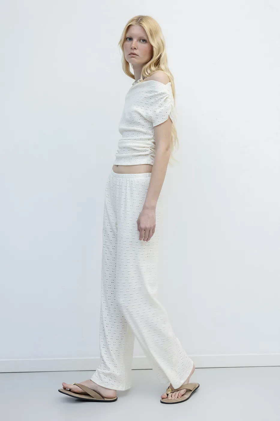 Bayan Beyaz Brode Düz Kesim Pantolon