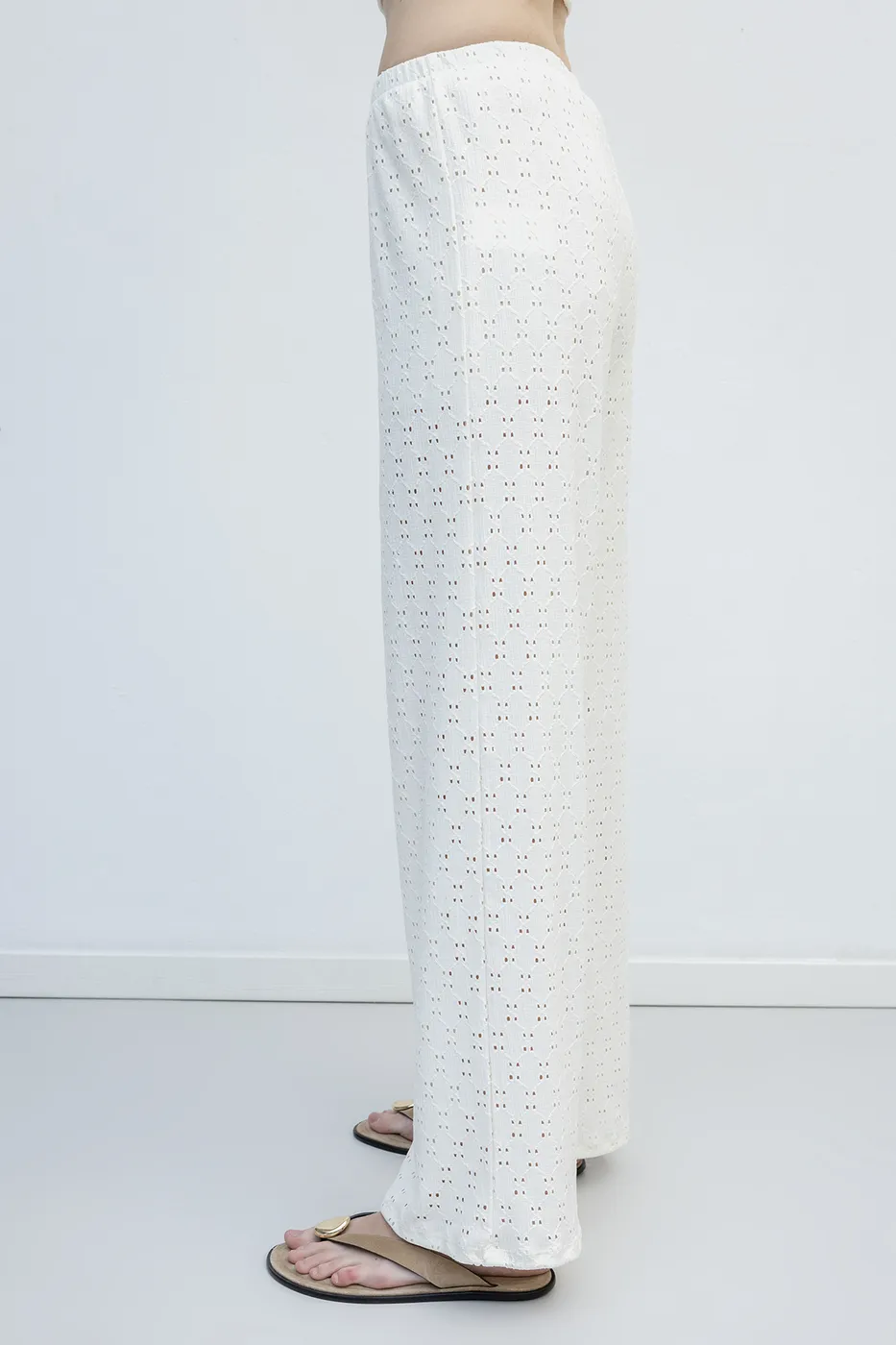 Bayan Beyaz Brode Düz Kesim Pantolon