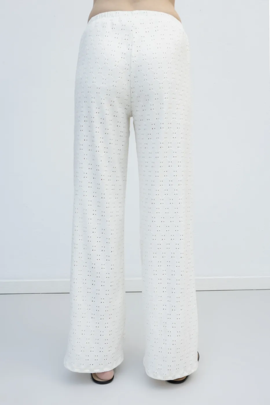 Bayan Beyaz Brode Düz Kesim Pantolon
