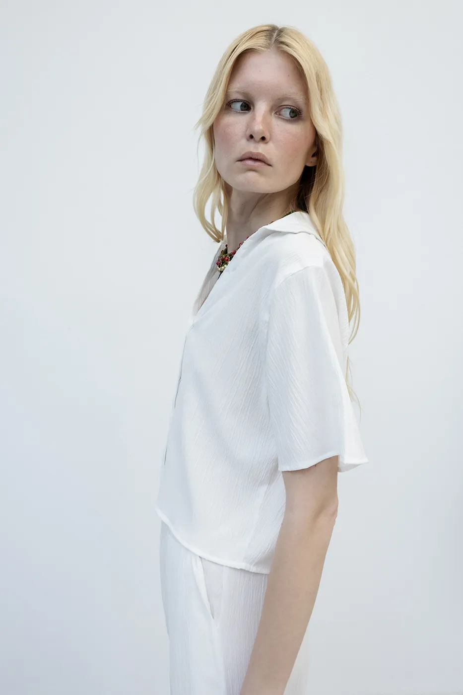 Bayan Beyaz Kısa Kollu Gömlek