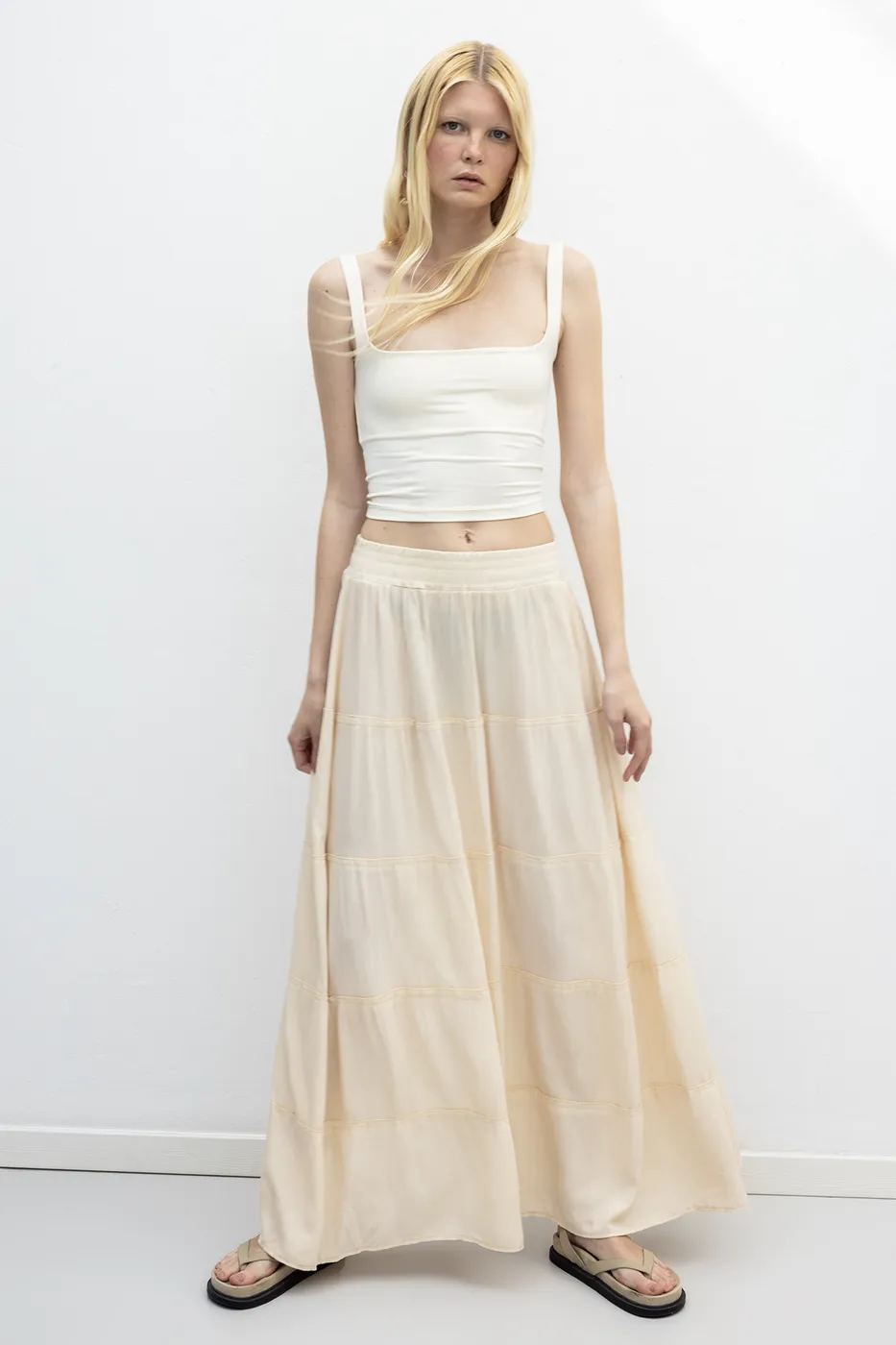 Bayan Bej Katlı Maksi Etek