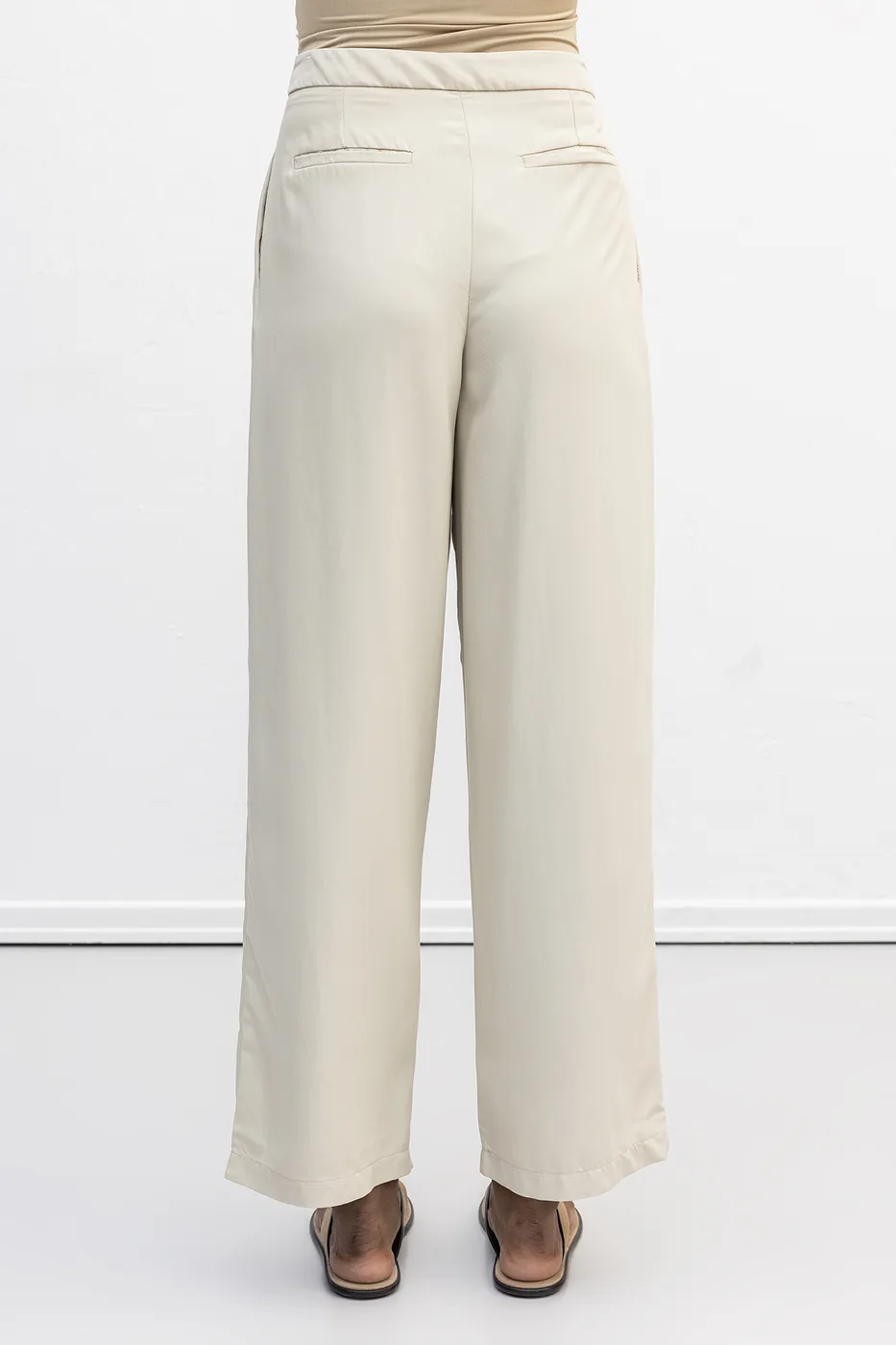 Bayan Bej Pileli Havuç Pantolon