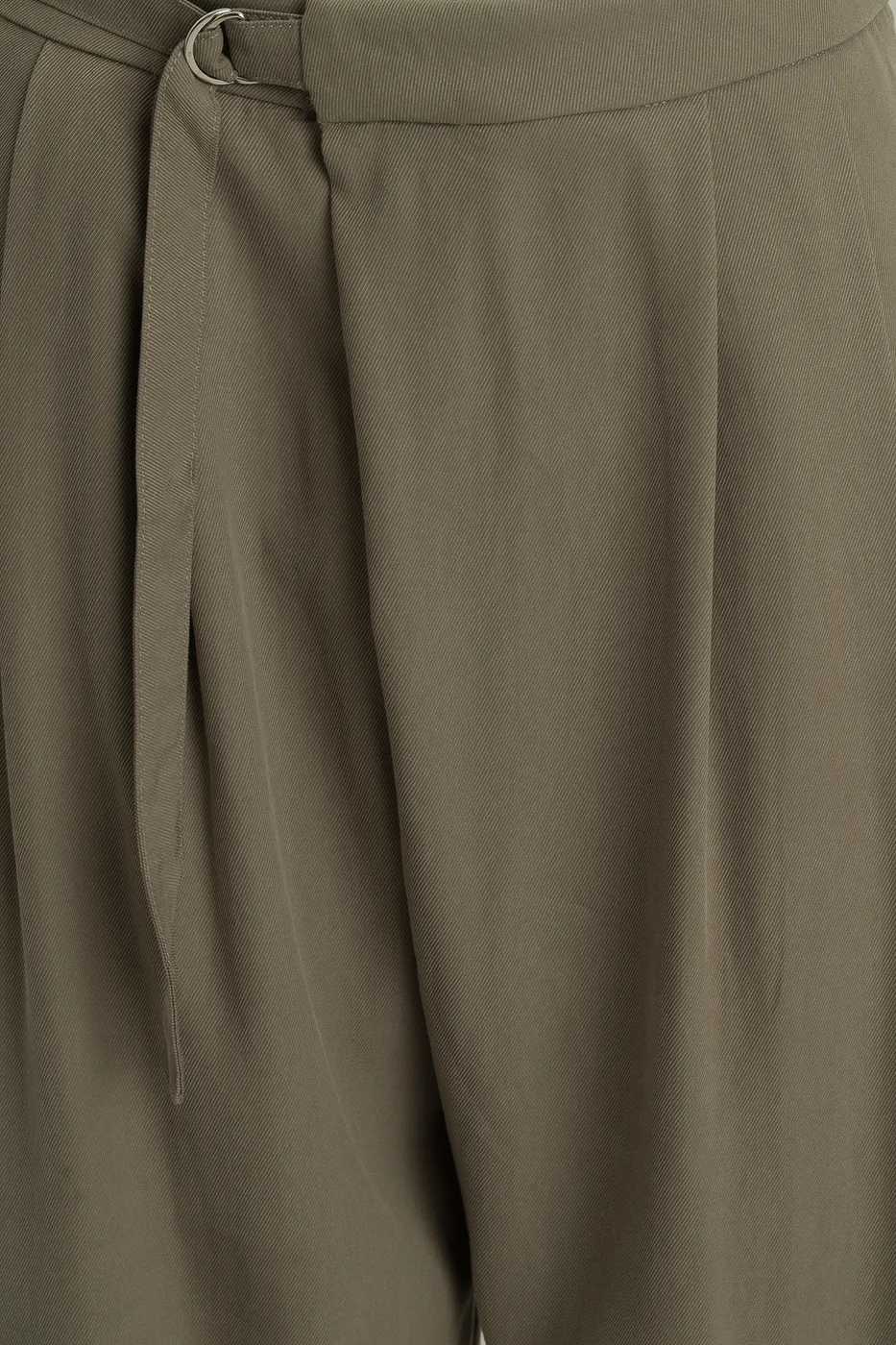 Bayan Haki Pileli Havuç Pantolon