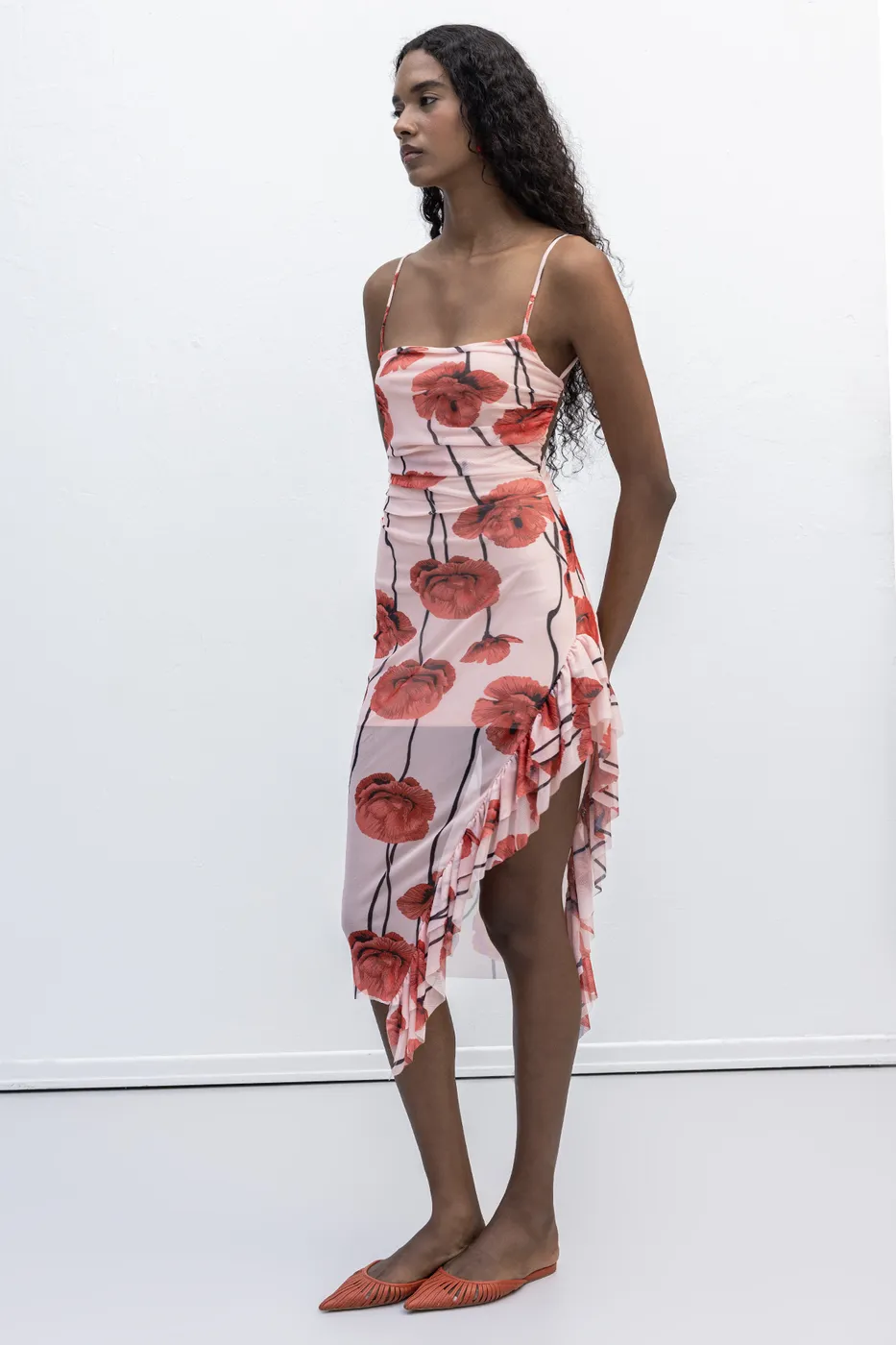 Bayan Pembe Askılı Fırfır Desenli Midi Elbise