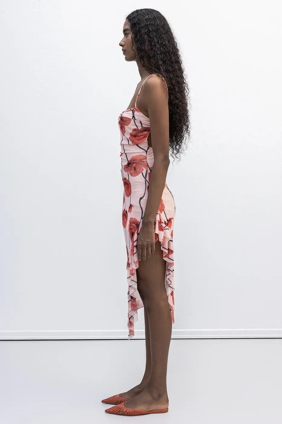 Bayan Pembe Askılı Fırfır Desenli Midi Elbise