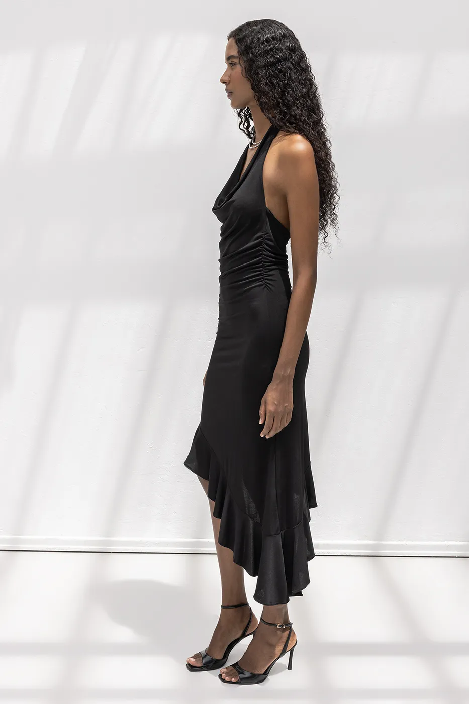 Bayan Siyah Degaje Yakalı Asimetrik Etek Detaylı Midi Elbise