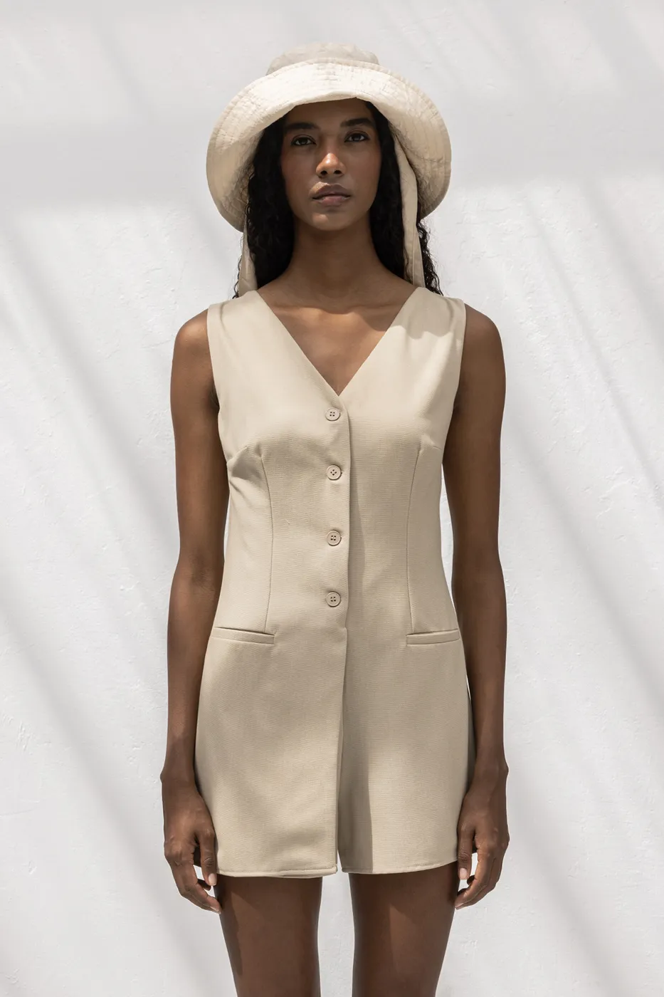 Bayan Bej V Yakalı Mini Tulum