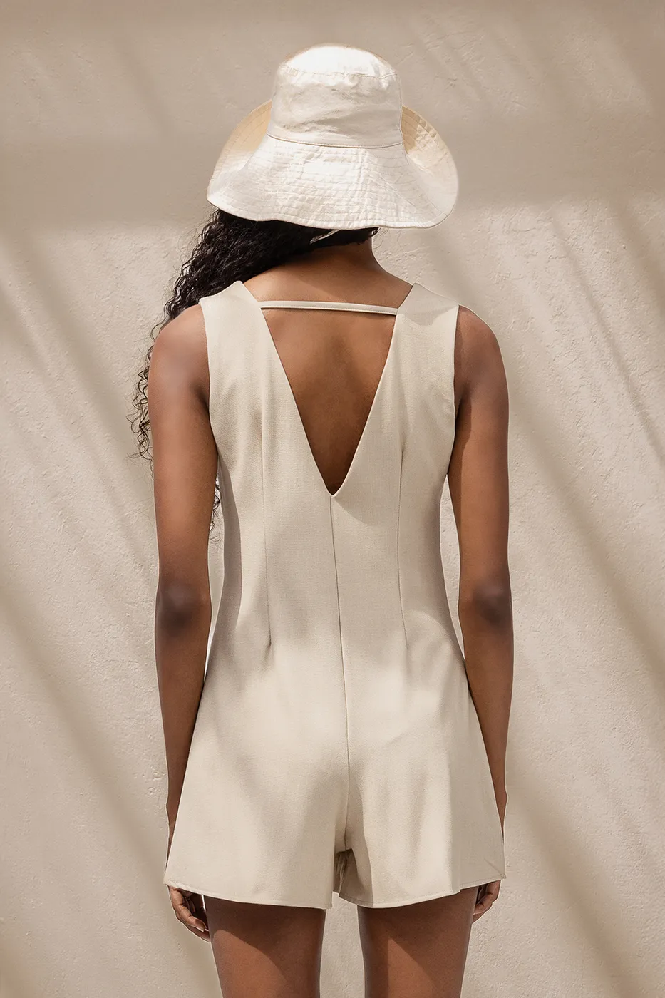 Bayan Bej V Yakalı Mini Tulum