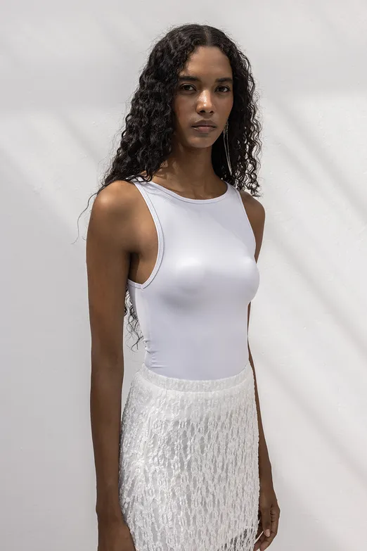 Bayan Beyaz Kayık Yaka Detaylı Yumuşak Dokulu Top - BSL