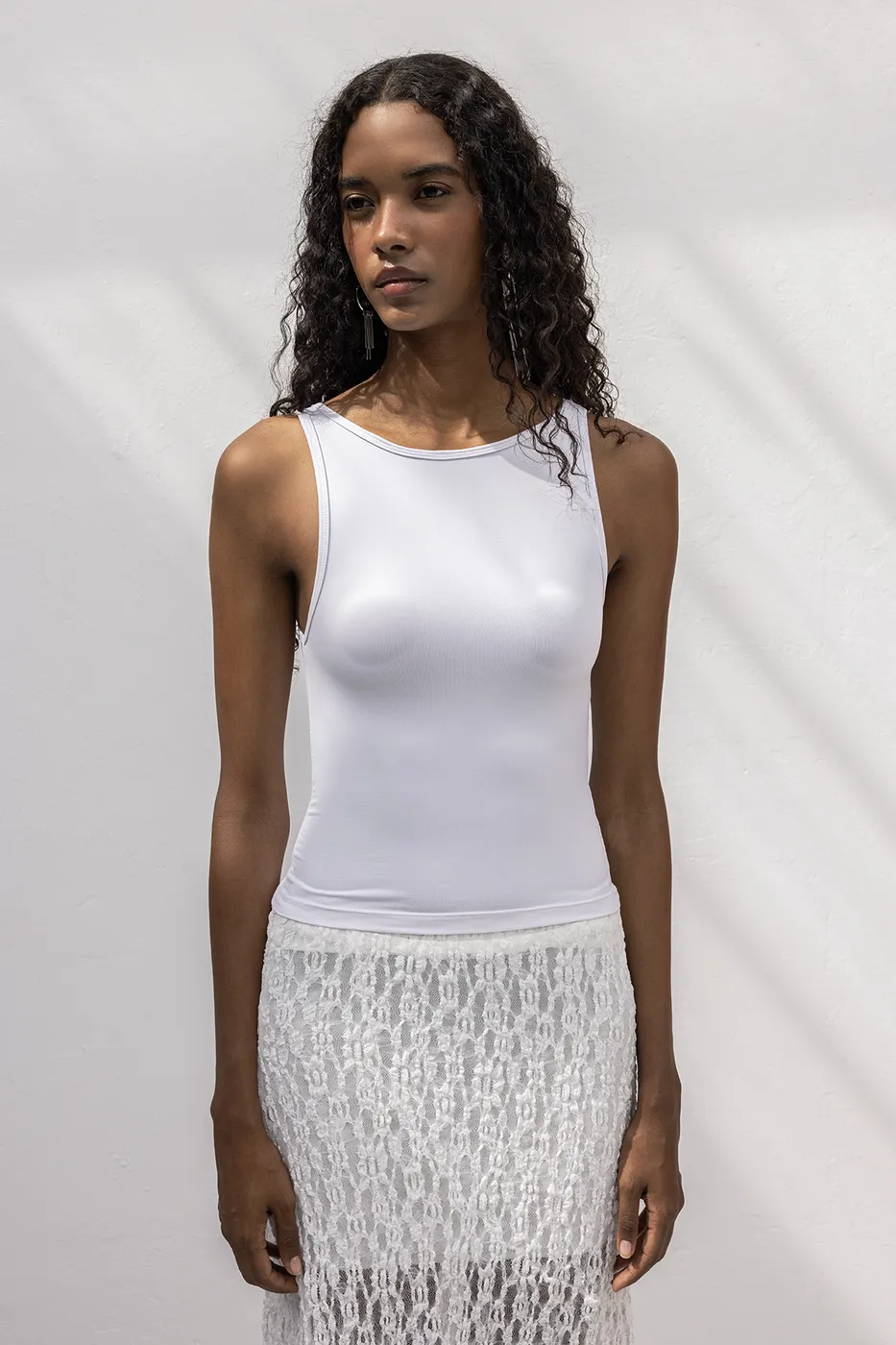 Bayan Beyaz Kayık Yaka Detaylı Yumuşak Dokulu Top