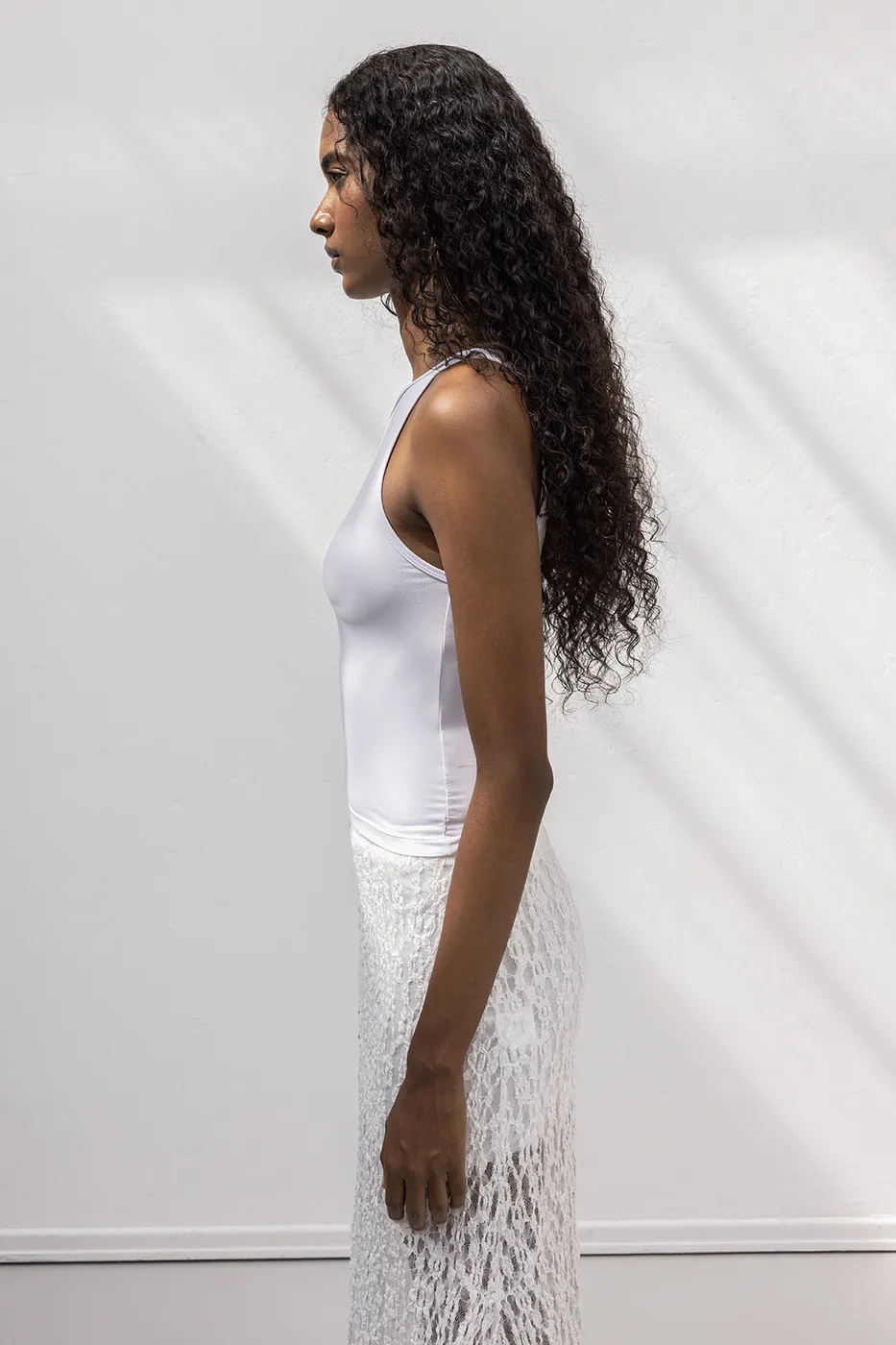 Bayan Beyaz Kayık Yaka Detaylı Yumuşak Dokulu Top