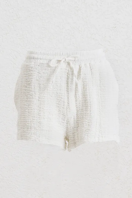 Bayan Beyaz Rahat Kalıp Dokulu Mini Şort - BSL