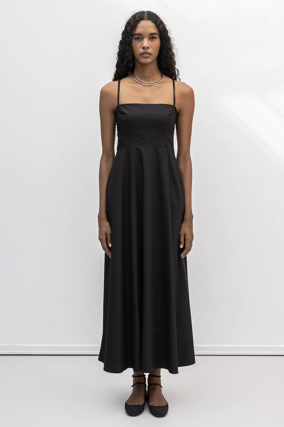 Bayan Siyah Askılı Volanlı Midi Elbise