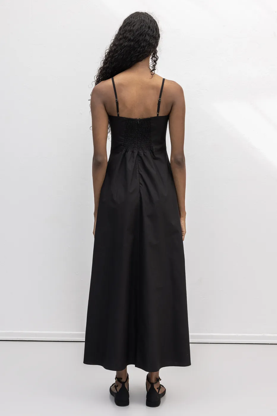 Bayan Siyah Askılı Volanlı Midi Elbise