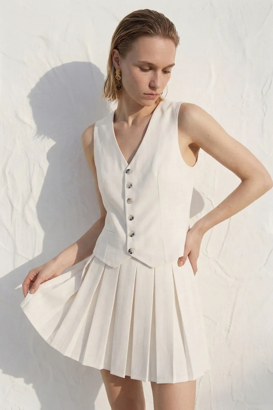 Bayan Ekru Pileli Kolsuz Mini Elbise