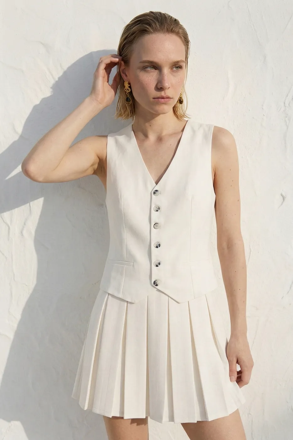 Bayan Ekru Pileli Kolsuz Mini Elbise