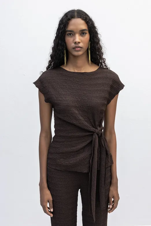 Bayan Kahverengi Dokulu Bağlama Detaylı Bluz - BSL