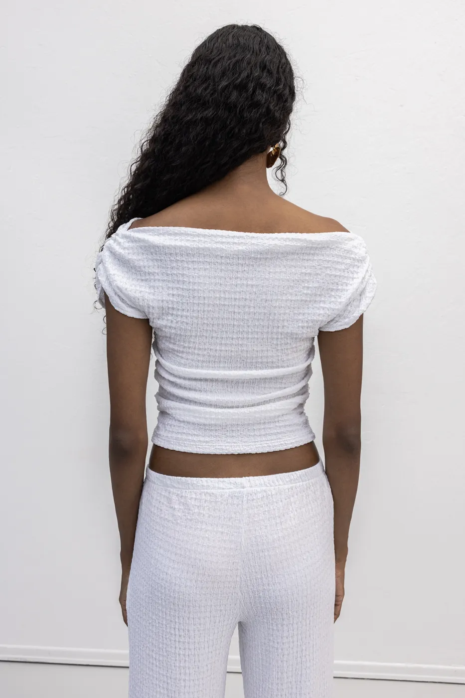 Bayan Beyaz Dokulu Carmen Yaka Bluz