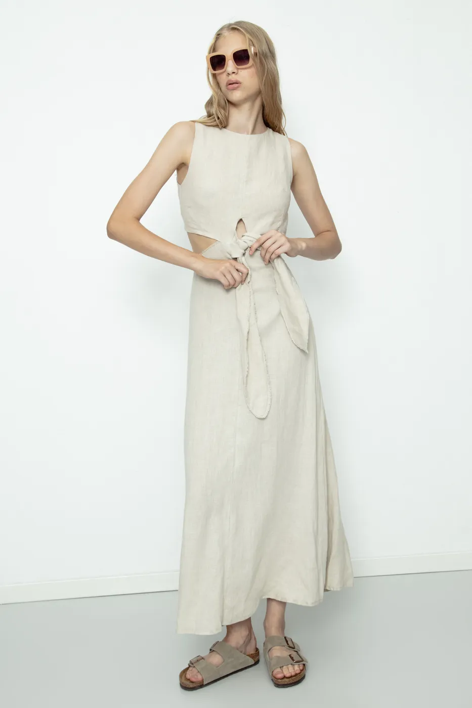 Bayan Bej %100 Keten Bağcık Detaylı Midi Elbise