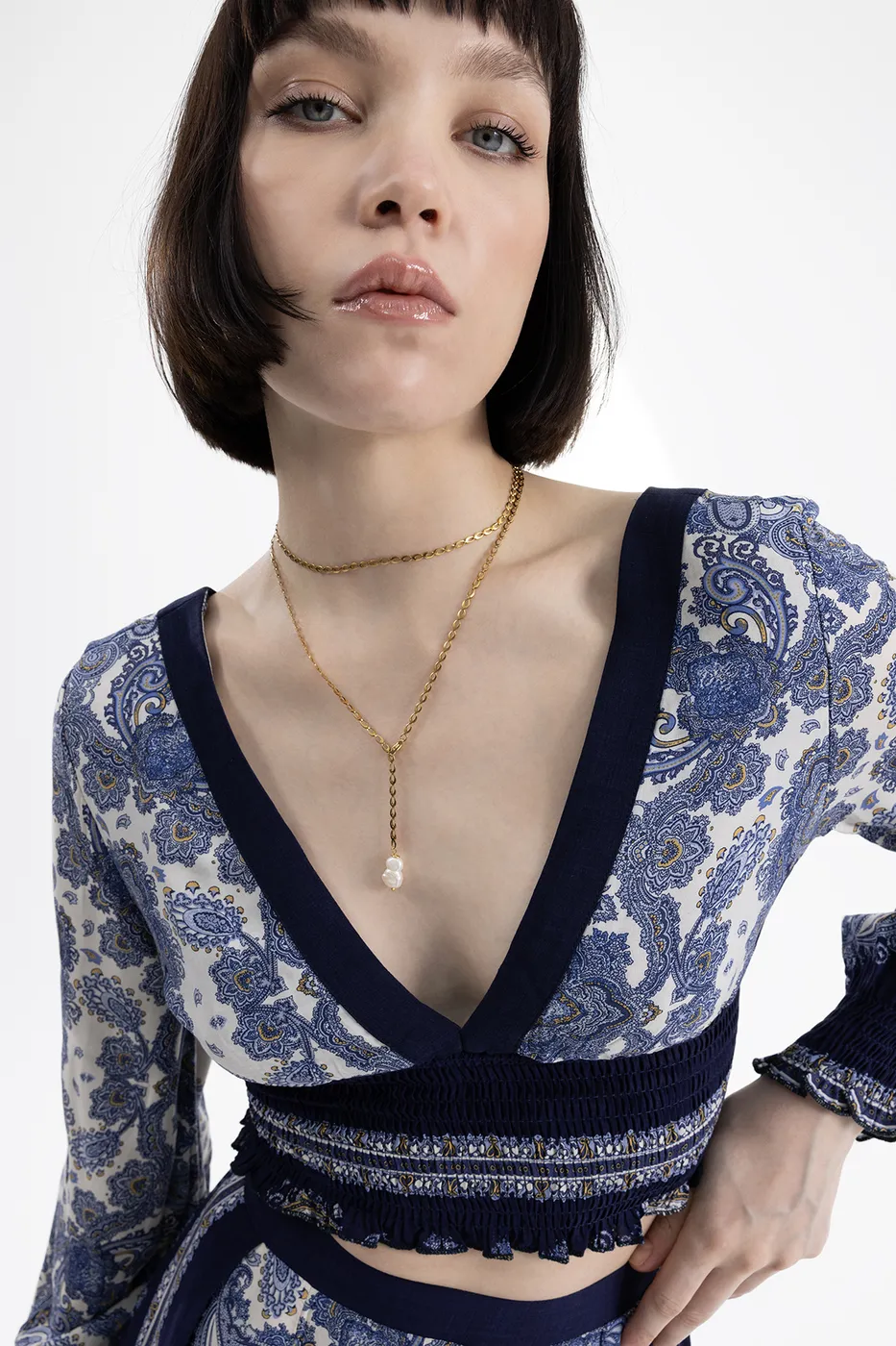 Bayan Lacivert Derin V Yaka Detaylı Desenli Bluz
