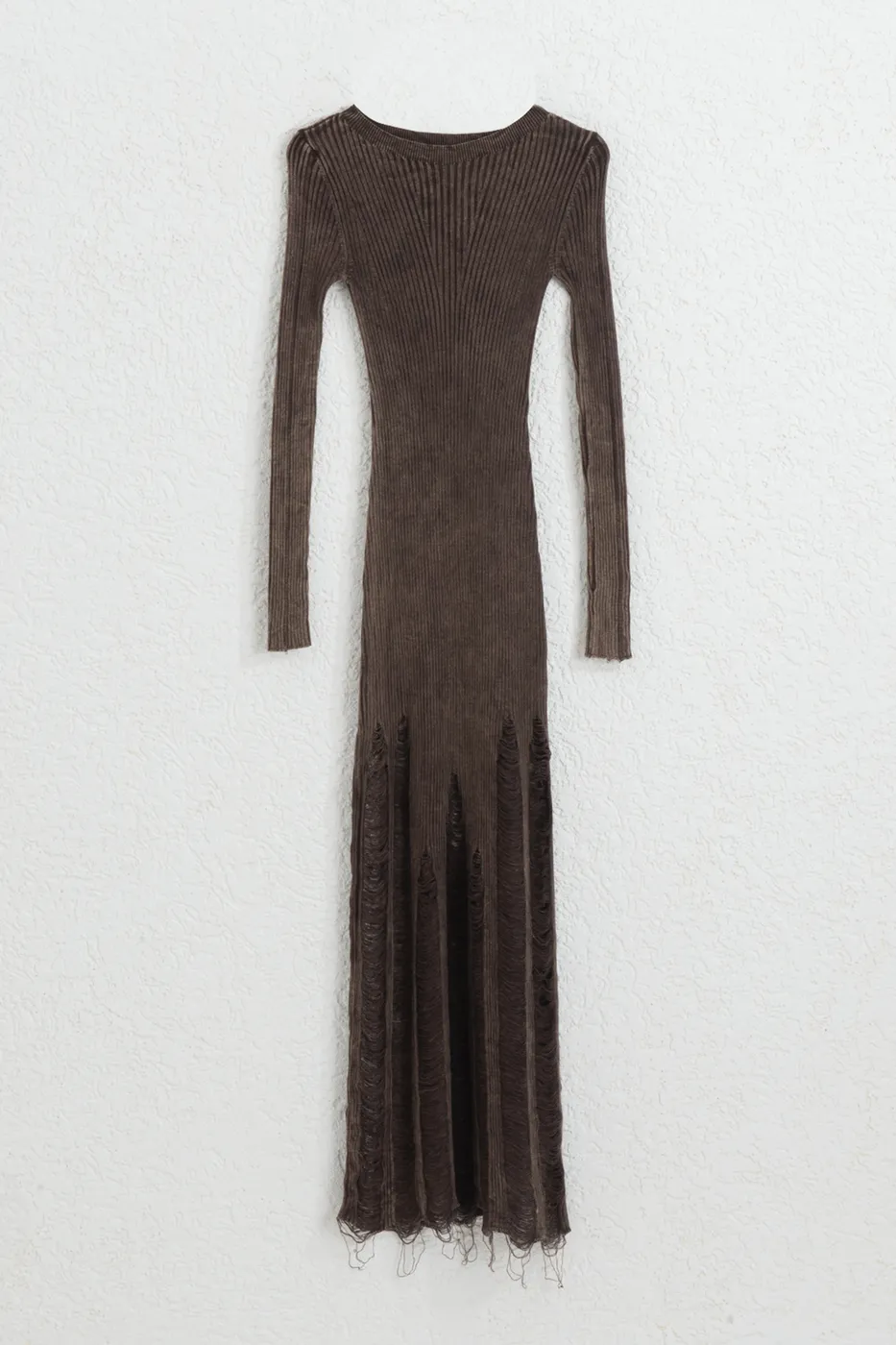 Bayan Kahverengi Yıpratmalı Triko Kalem Midi Elbise