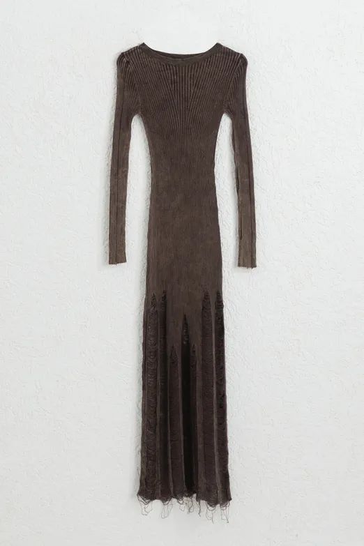 Bayan Kahverengi Yıpratmalı Triko Kalem Midi Elbise - BSL