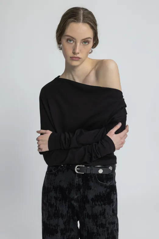 Bayan Siyah Drapeli Omuz Açık Bluz - BSL