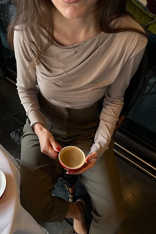 Bayan Bej Drapeli Kayık Yakalı Top - BSL