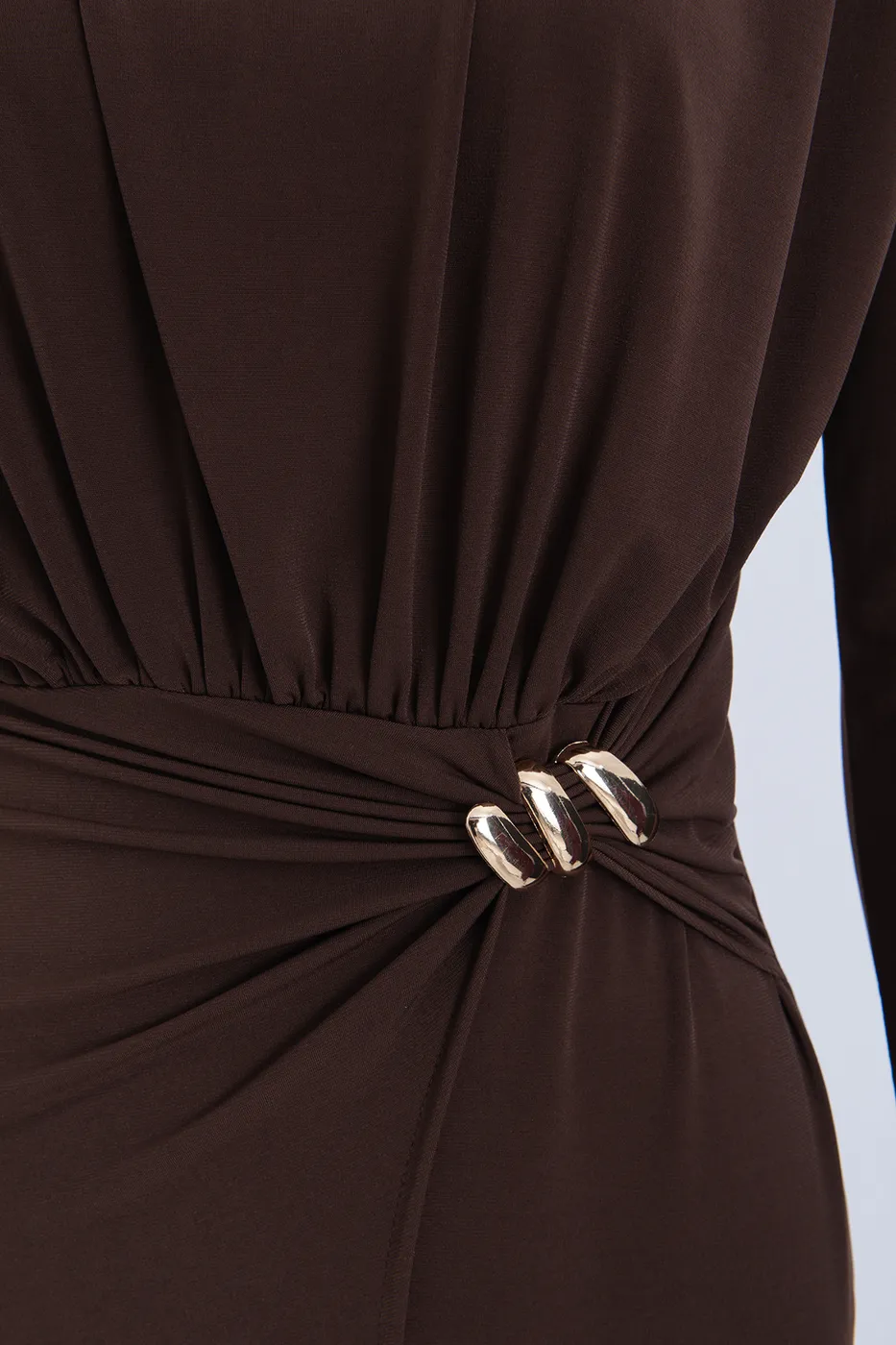 Bayan Kahverengi Toka Detaylı Midi Elbise