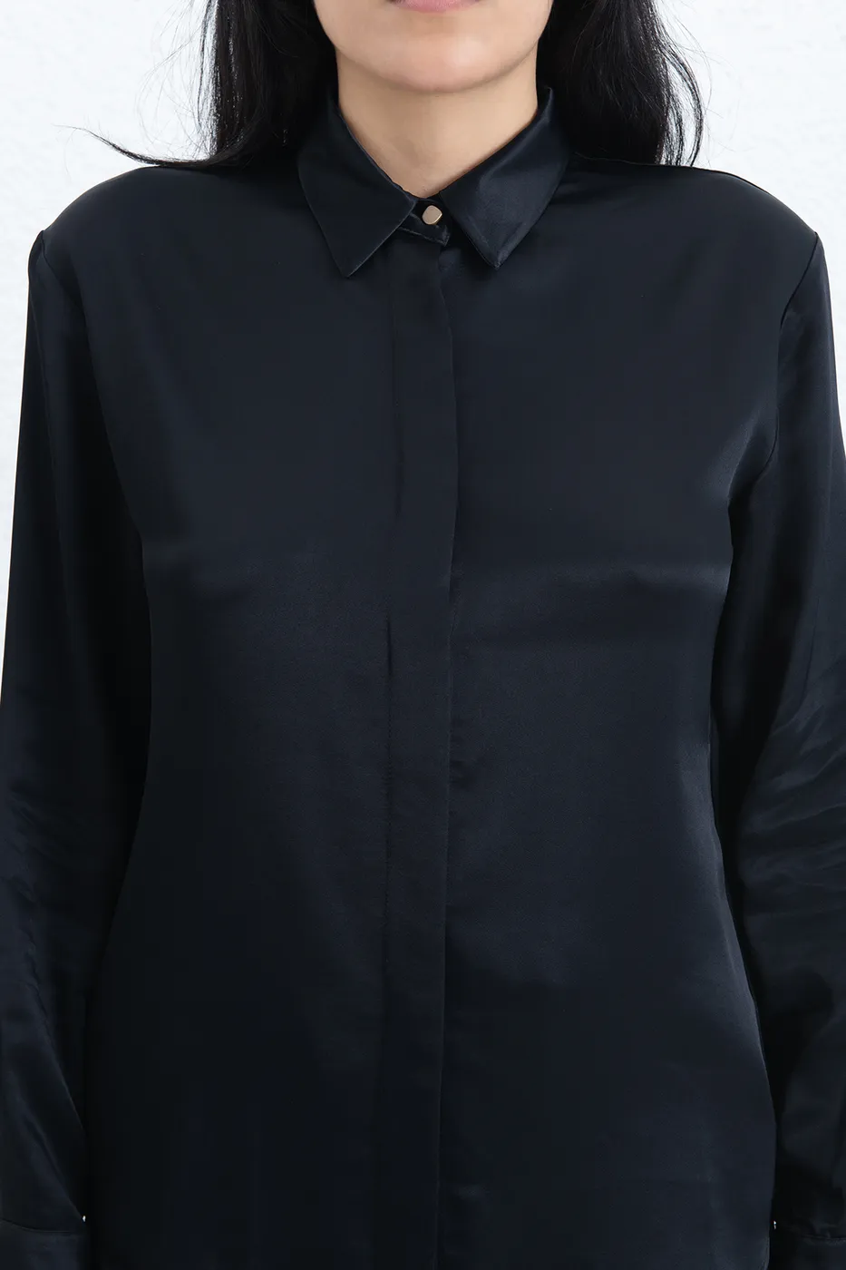 Bayan Siyah Saten Gömlek