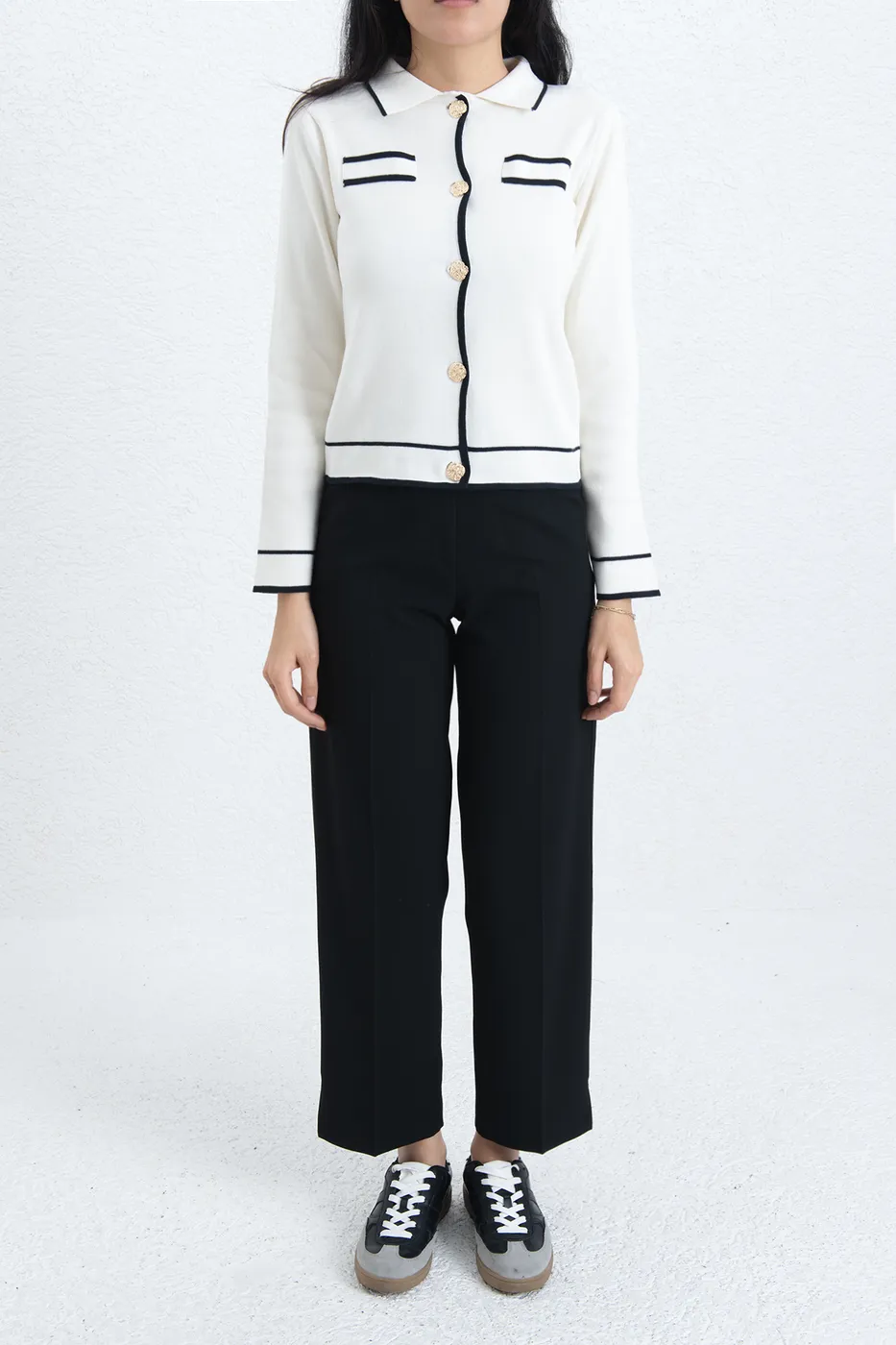 Bayan Ekru Gold Düğmeli Polo Yakalı Hırka