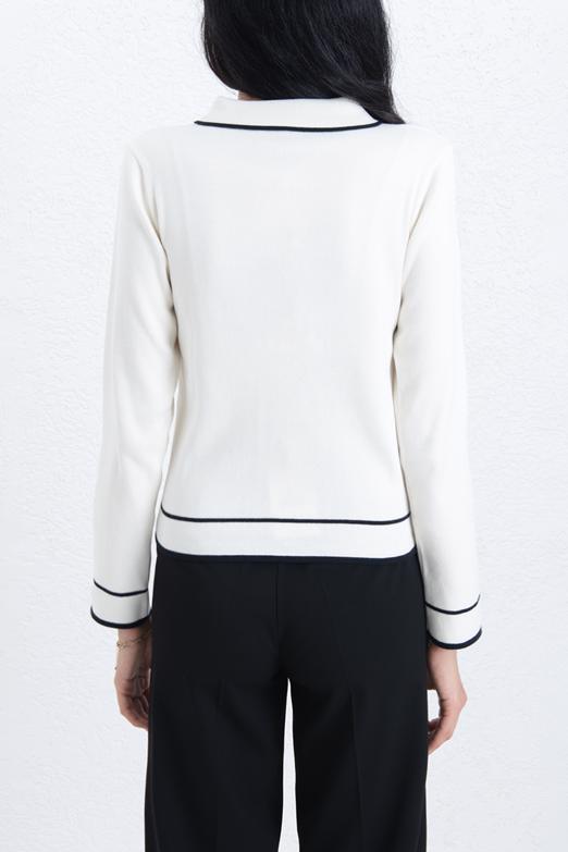 Gold Düğmeli Polo Yakalı Hırka