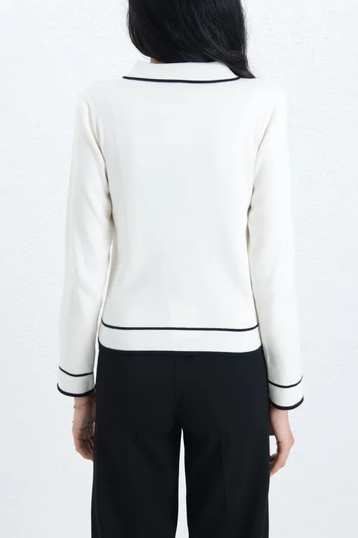 Bayan Ekru Gold Düğmeli Polo Yakalı Hırka - BSL