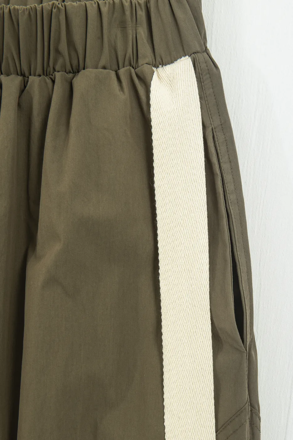 Bayan Haki Şerit Detaylı Jogger Pantolon