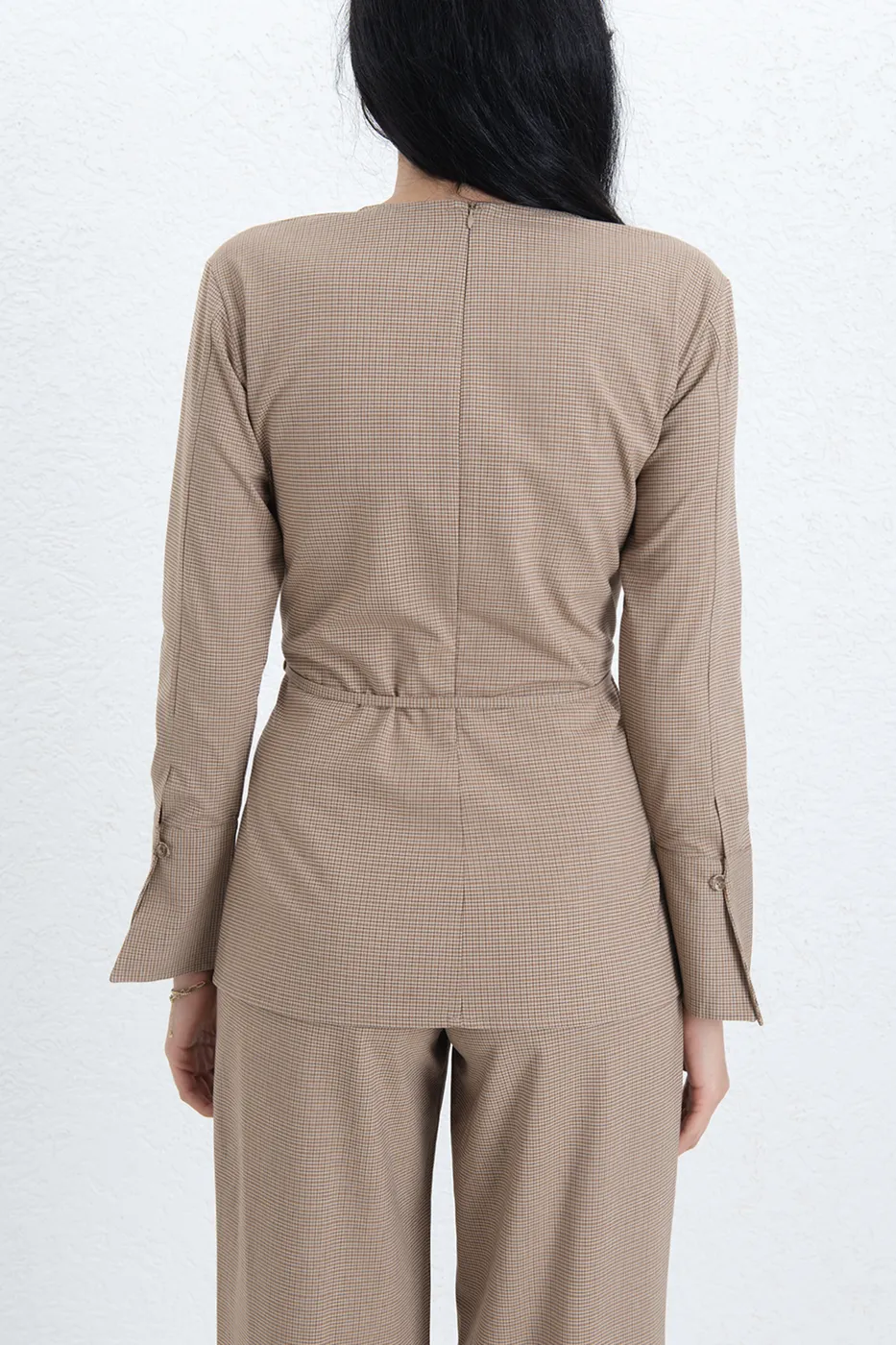 Bayan Kahverengi Yuvarlak Yaka Kemerli Bluz