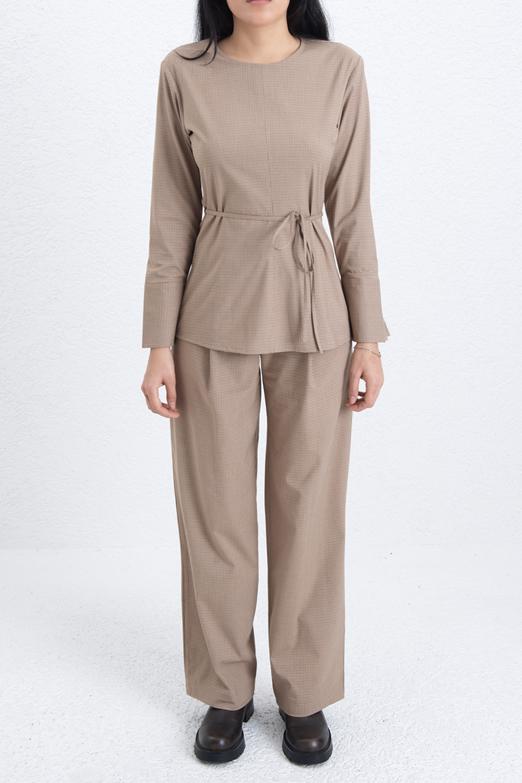 Bayan  Pileli Düz Kesim  Kumaş Pantolon