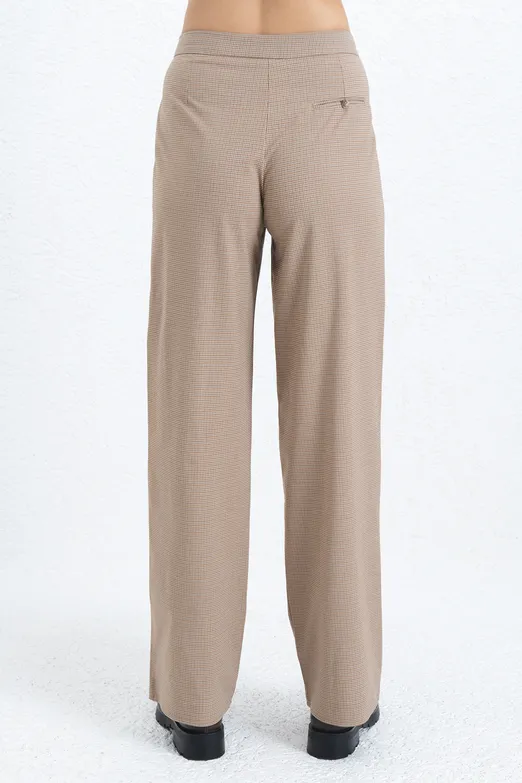 Bayan Kahverengi Pileli Düz Kesim  Kumaş Pantolon - BSL