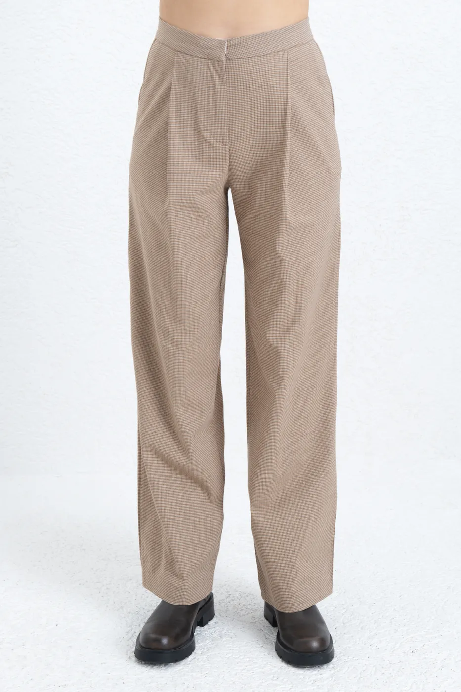 Bayan Kahverengi Pileli Düz Kesim  Kumaş Pantolon