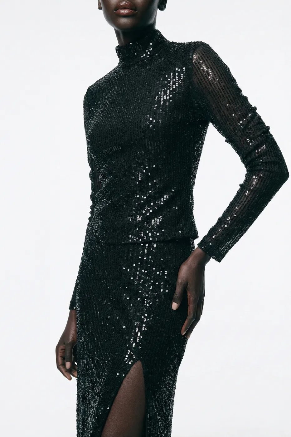 Bayan Siyah Dik Yakalı Pulpayet Bluz