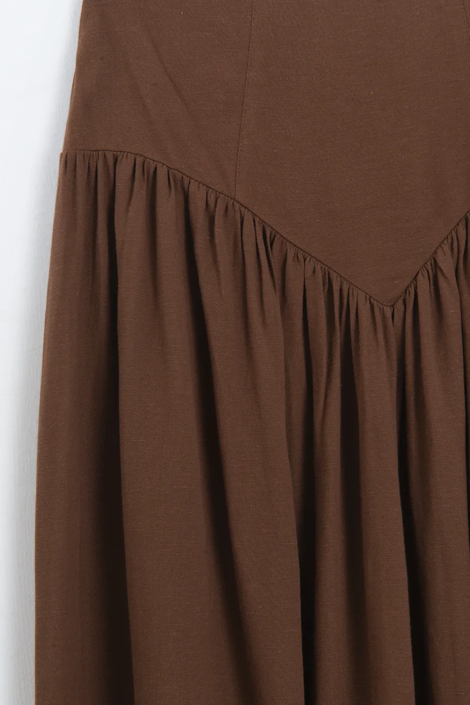 Bayan Kahverengi Korsajlı Büzgü Detaylı Midi Keten Etek