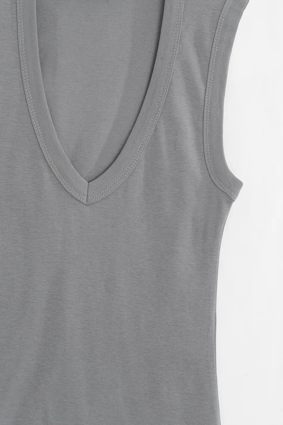 Bayan Bej Slim V Yaka Slim Top
