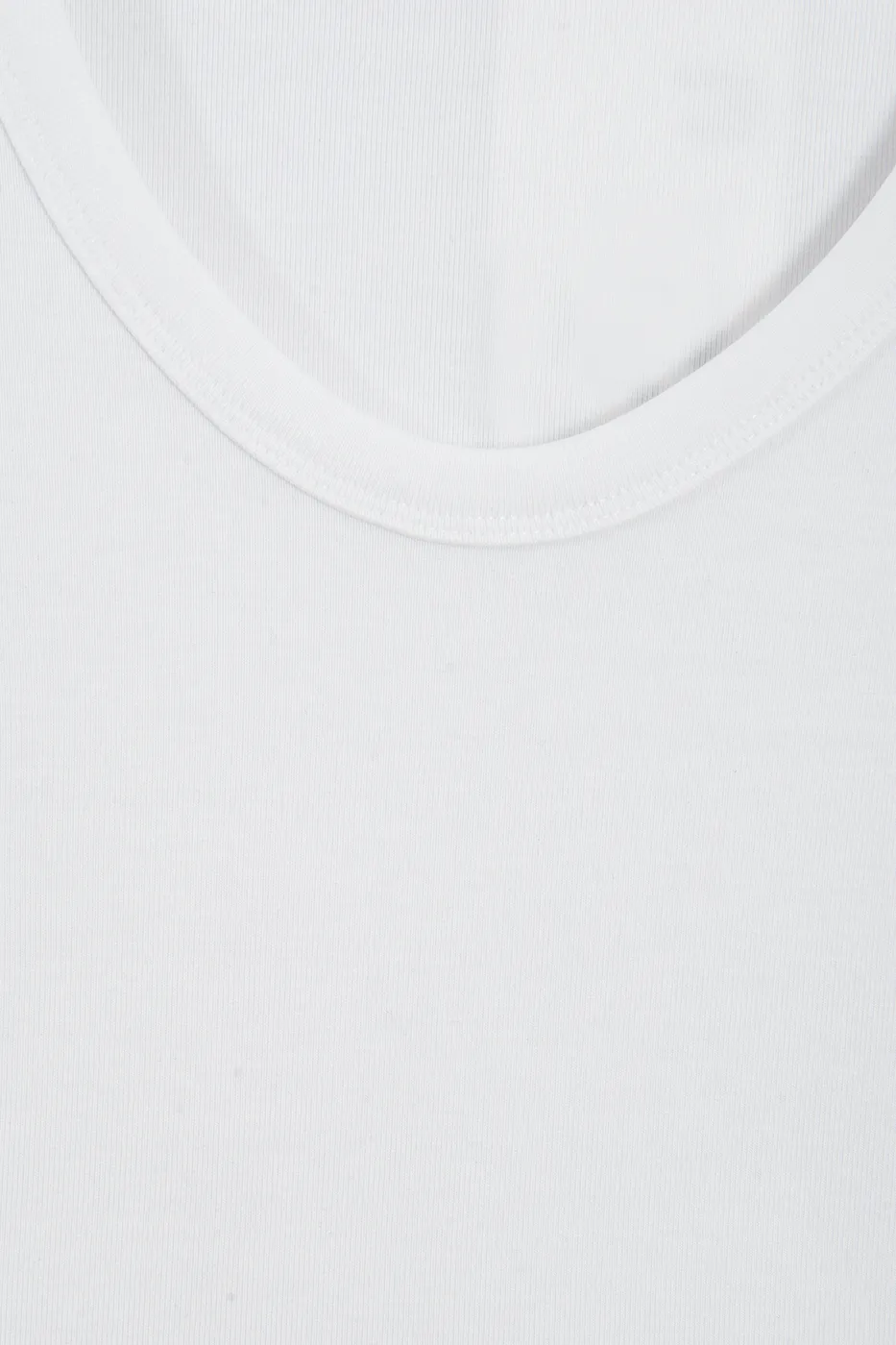 Bayan Beyaz U Yakalı Top