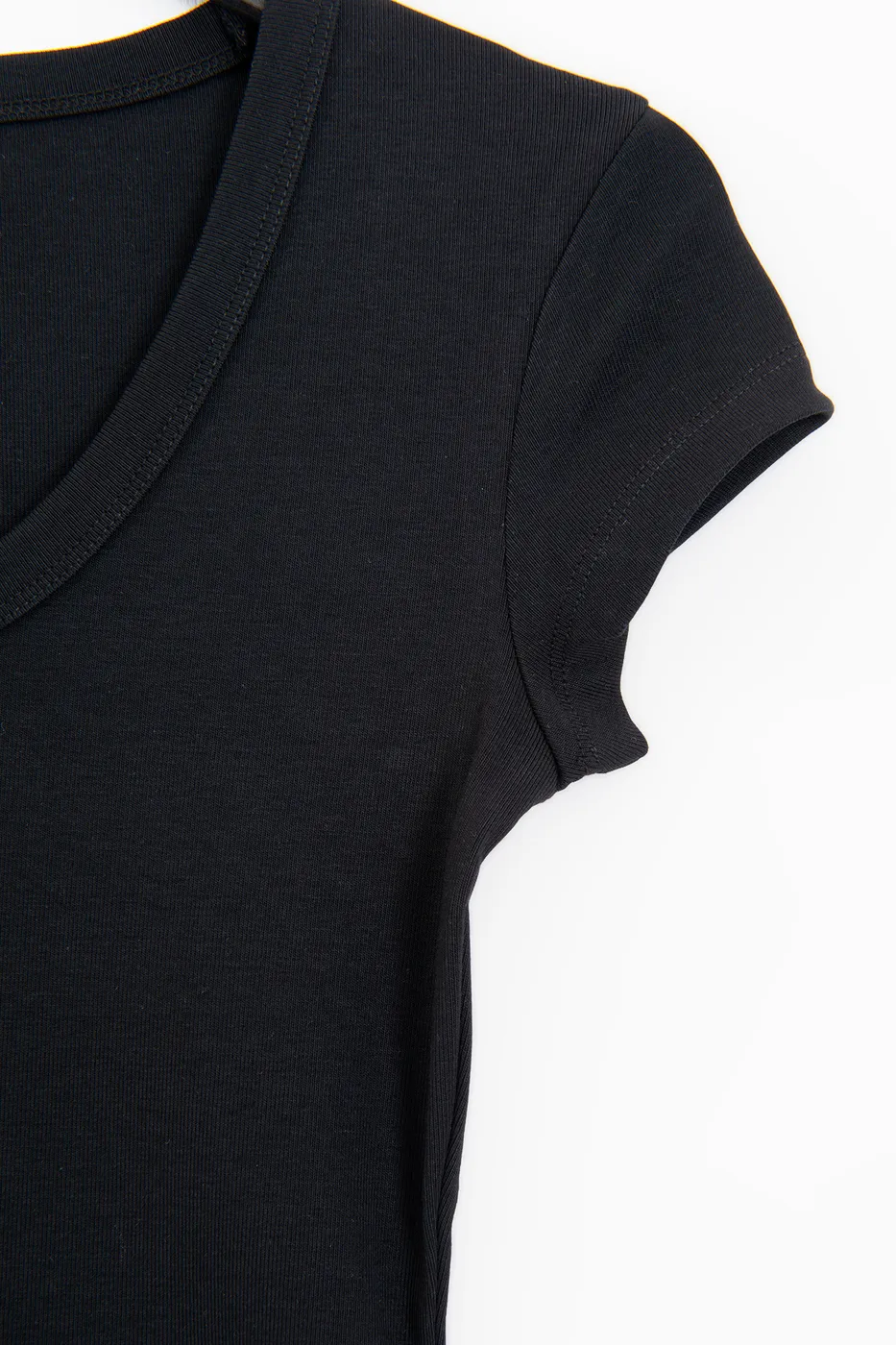 Bayan Siyah U Yakalı Top